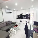 Modern Pool Front Apartment In Las Americas
