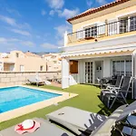 Incredible Villa Fuente, Ocean View, Heated Pool!