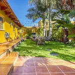 Garden Paradise House W/ Bbq & Volcano View