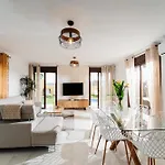 Villa With 4 Bedrooms And Private Heated Pool
