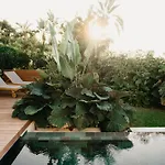 Serenity Villa On The Cliff With Climatized Pool