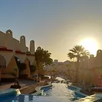 Mareverde Apartment Pool View