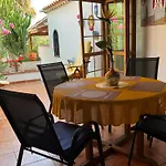 Cactus'S House, 150 M Beach, 1 Bdr, 4 Guests, Wifi, Netflix,