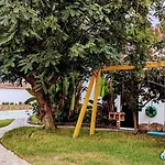 La Cueva De Villa Gardel