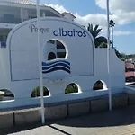 Bib'S Pool Side Apartment And Ocean View