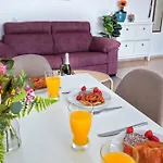 Exclusive 1 Bedroom Apartment With A Pool, 11F