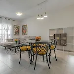 Spacious 2 Bedroom Apartment Tenerife South