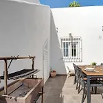 Casa Adelfas