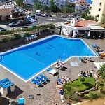 Castle Harbour 6