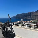 4 Bedroom 2 Bathroom Penthouse With Private Patio And Jacuzzi, Astonishing Views Of Los Gigantes
