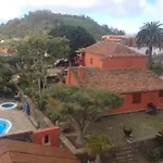 Ferienhaus In La Caridad Mit Terrasse, Grill Und Whirlpool