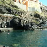 Vistas Al Mar Y A La Montana