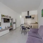 Apartamento En Parque Santiago II