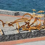 Los Abrigos Sea-Port View