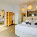 Boutique Of The Sea