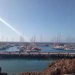Front Line Seafront Apartment With All Day Sun!