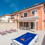 Villa Isotta By Villa Plus