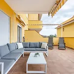 *** Spectacular *** Beach *** Parking *** Sundeck ***
