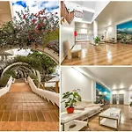 Ocean View Apartments In Park Royal I
