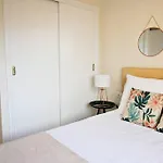 Soleado Y Flamante Apartamento En Los Cristianos De Membrillosuites