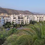 Garden Serenity Retreat And Workspace With Heated Pools And Gym