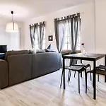 Two Bedroom Apartment In Playa De Las Americas