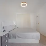 Front Ocean Lovely Modern Cozy Apartment