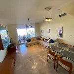 Large Direct Ocean Front 4Bd Apartment