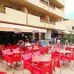 Los Cristianos Centro, Room With A Private Bathroom In Shared Apartment