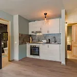 Emerald Autentic Canary Apartment