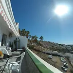 180 Seaview 1 Bedroom Flat With Swimming Pool