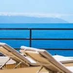 2Bdr Waves & Cliffs Getaway