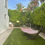 Luxury 4 Bedroom Villa With Jacuzzi & Large Garden