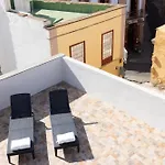 Old Town Cozy Two-Bedroom Apartment