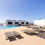 Home2Book Modern Bright Apt Abades, Pool & Terrace