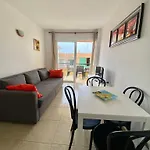 Stay Few Meters To Las Vistas Beach. Free Wifi.