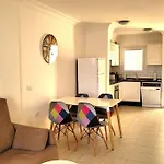 Schoene Wohnung Mit Meer- Und Bergblick