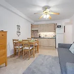 Las Rosas Apartment