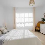2 Bedrooms, Beach 3Min, Roof Terrace With Ocean View