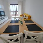Atlantis 2 Apartment In Front Of The Ocean, Espectacular View, Pool And Wifi