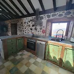 Rural Escape W/Stunning Views, Jacuzzi And Sauna
