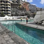 Luxury 1 Minute To The Beach & Salt Pool