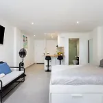 Bonito Estudio Con Balcon