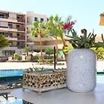 Apartment Balcon, Cosy One Bed With Aircon And Pool