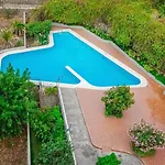 Modernes Appartment Mit Bergblick Und Grossen Pool