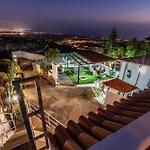 El Rinconcito With Sea View