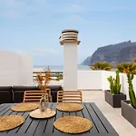 Stylish Family Home In Los Gigantes