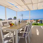 Villa La Laja With 5 Bedrooms And Sea View