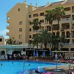 Apt In Castle Harbour With Great Views C104