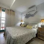 Port Royal Apartments, Heated Pool, Speed Wifi, Terrace